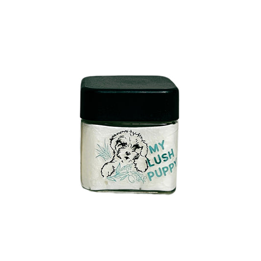 Effortlessly detangle your pet's coat with MY LUSH PUPPY's botanical detangler. Specially formulated to smooth out knots in just minutes, this rinse also treats and helps to prevent flea/tick infestations. Perfect for all breeds, it ensures a silky, tangle-free coat with each use. 